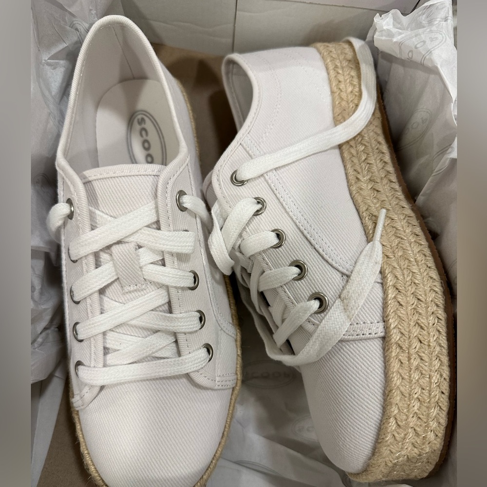 NWT Scoop White platform sneakers size 8